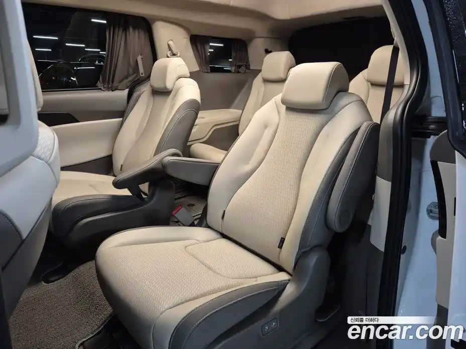Kia Carnival 2025 3.5 автомат (гидро), фото 12