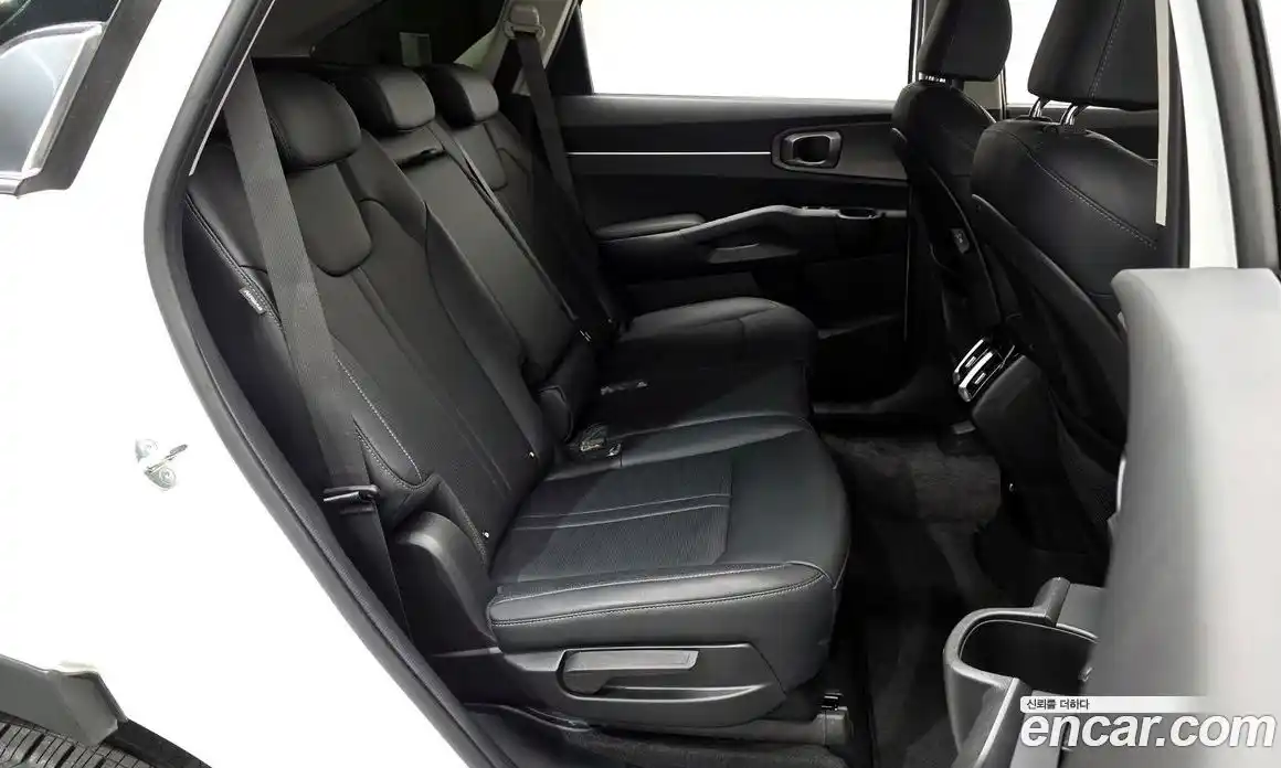 Kia Sorento 2023 2.5 автомат (гидро), фото 17