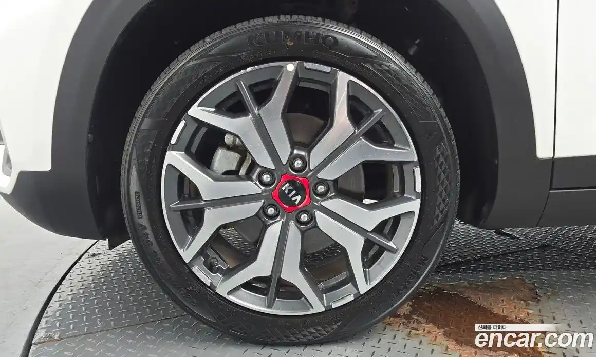 Kia Seltos 2021 1.6 автомат (гидро), фото 4