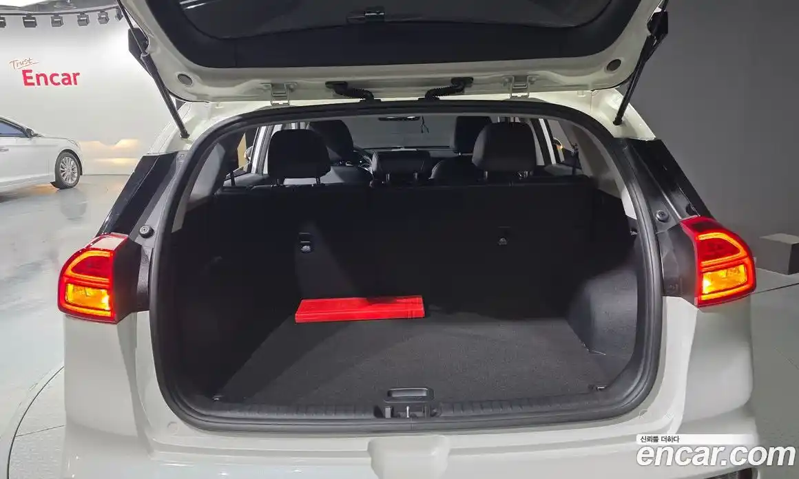 Kia Niro 2021 0.2 автомат (гидро), фото 25