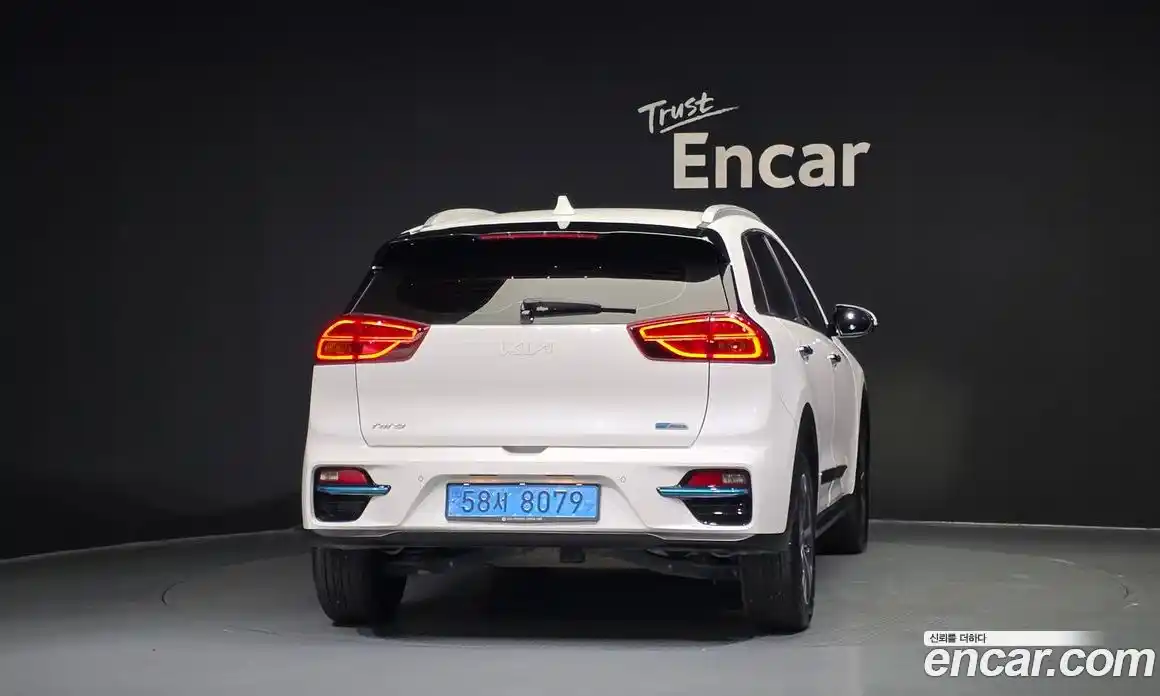 Kia Niro 2021 0.2 автомат (гидро), фото 4