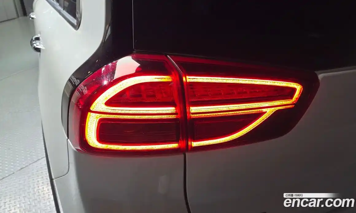 Kia Niro 2021 0.2 автомат (гидро), фото 9