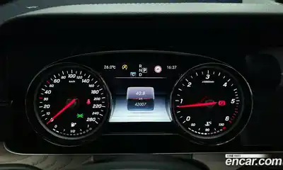 Mercedes-Benz E-Class 2016 1.9 автомат (гидро), миниатюра 8