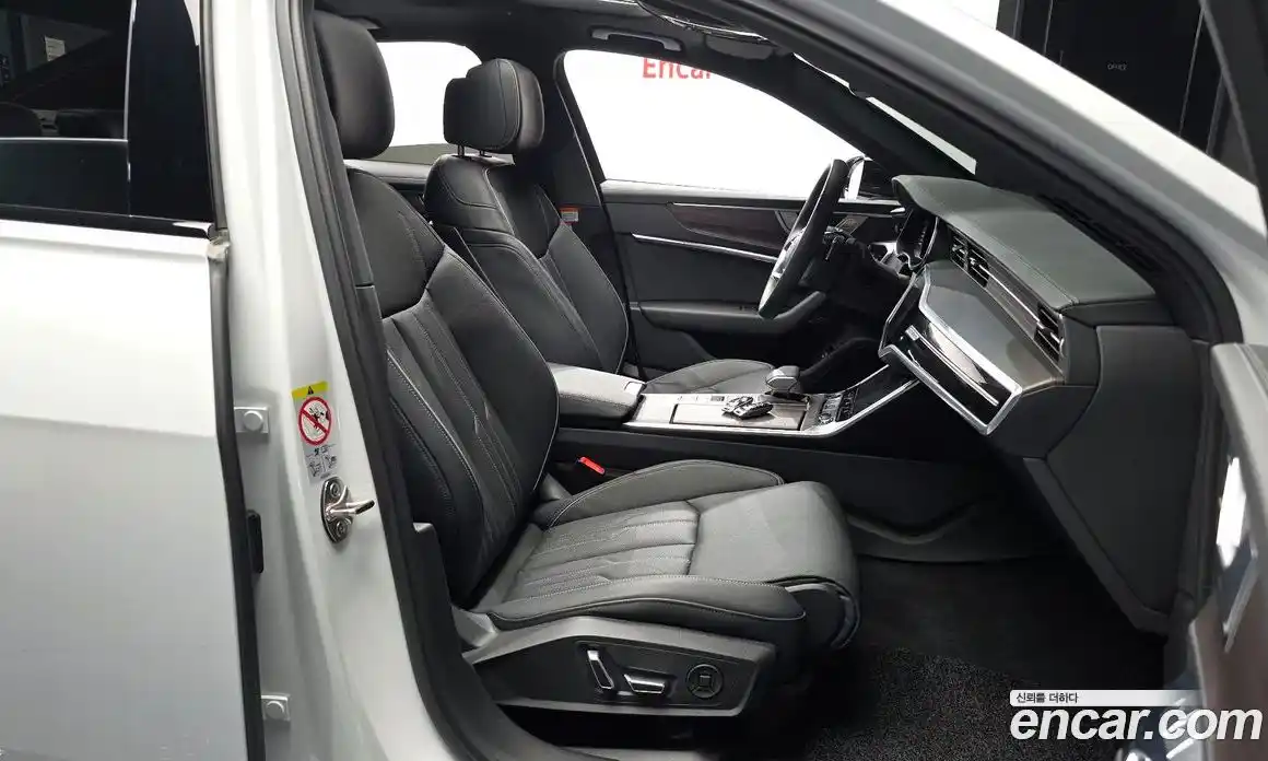 Audi A6 2025 2.0 автомат (гидро), фото 16