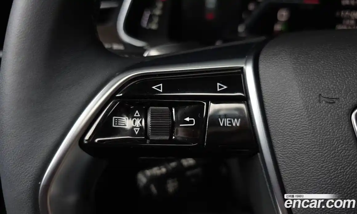 Audi A6 2025 2.0 автомат (гидро), фото 29