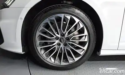 Audi A6 2025 2.0 автомат (гидро), миниатюра 5