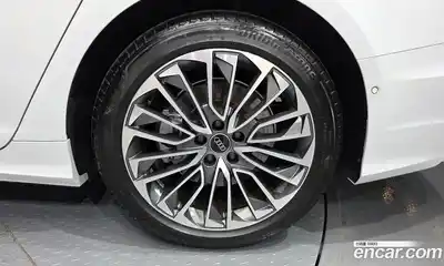Audi A6 2025 2.0 автомат (гидро), миниатюра 7