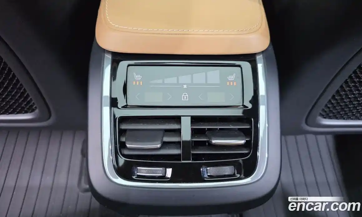 Volvo XC90 2018 2.0 автомат (гидро), фото 18