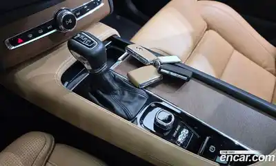 Volvo XC90 2018 2.0 автомат (гидро), миниатюра 9