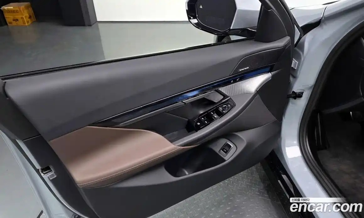 BMW 5 серия 2025 2.0 автомат (гидро), фото 13