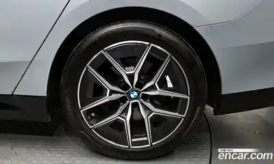 BMW 5 серия 2025 2.0 автомат (гидро), миниатюра 6