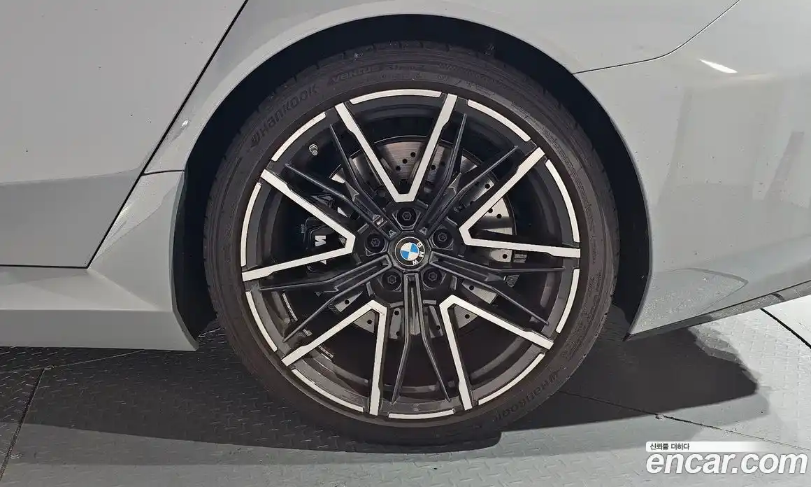 BMW M5 2025 4.4 автомат (гидро), фото 6