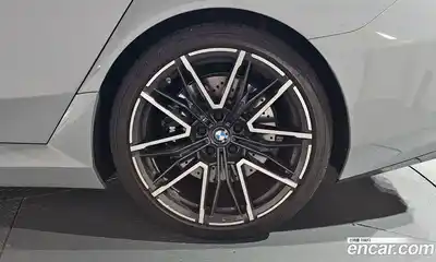BMW M5 2025 4.4 автомат (гидро), миниатюра 6