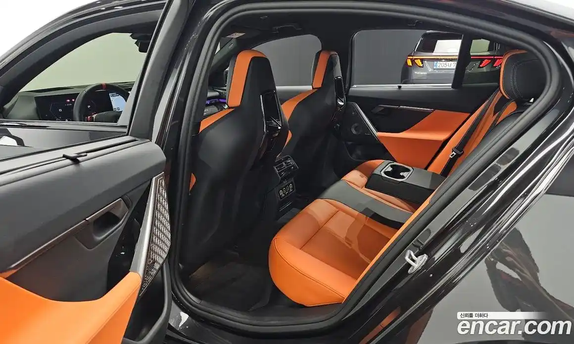 BMW M5 2025 4.4 автомат (гидро), фото 18