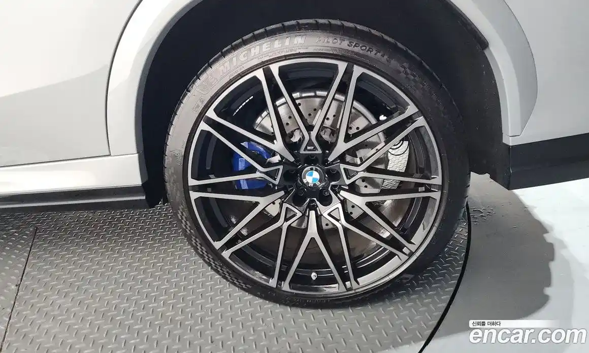 BMW X6M 2024 4.4 автомат (гидро), фото 7