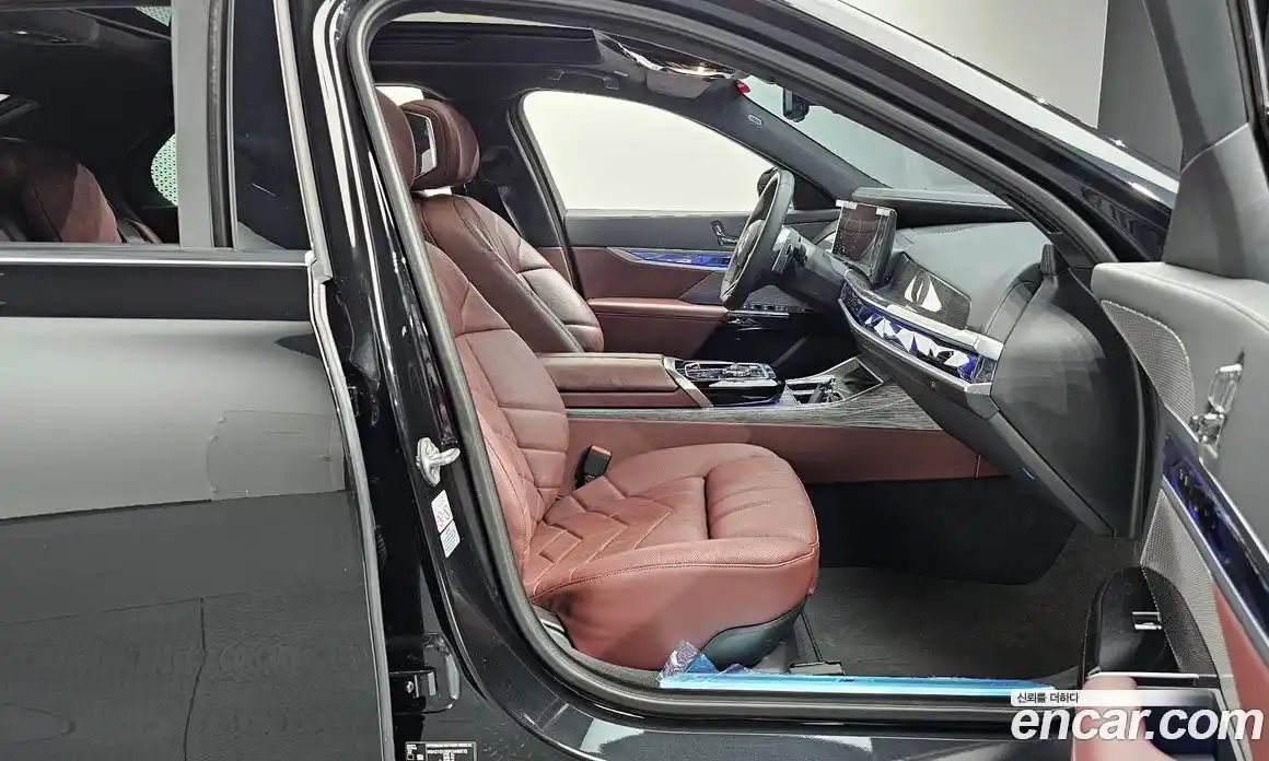 BMW 7 серия 2023 3.0 автомат (гидро), фото 16
