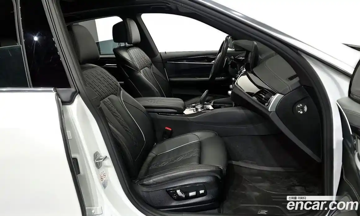 BMW 6 серия 2023 3.0 автомат (гидро), фото 11