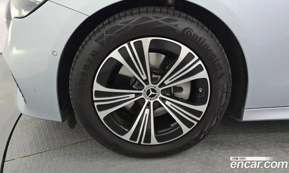 Mercedes-Benz E-Class 2025 2.0 автомат (гидро), фото 5