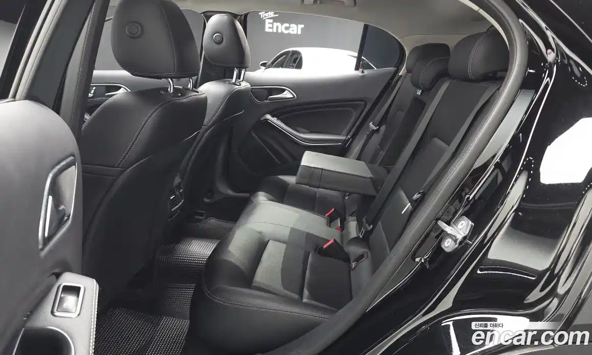 Mercedes-Benz GLA-Class 2018 2.0 гидро, фото 17 Mercedes-Benz GLA-Class 2018 2.0 гидро, фото 17