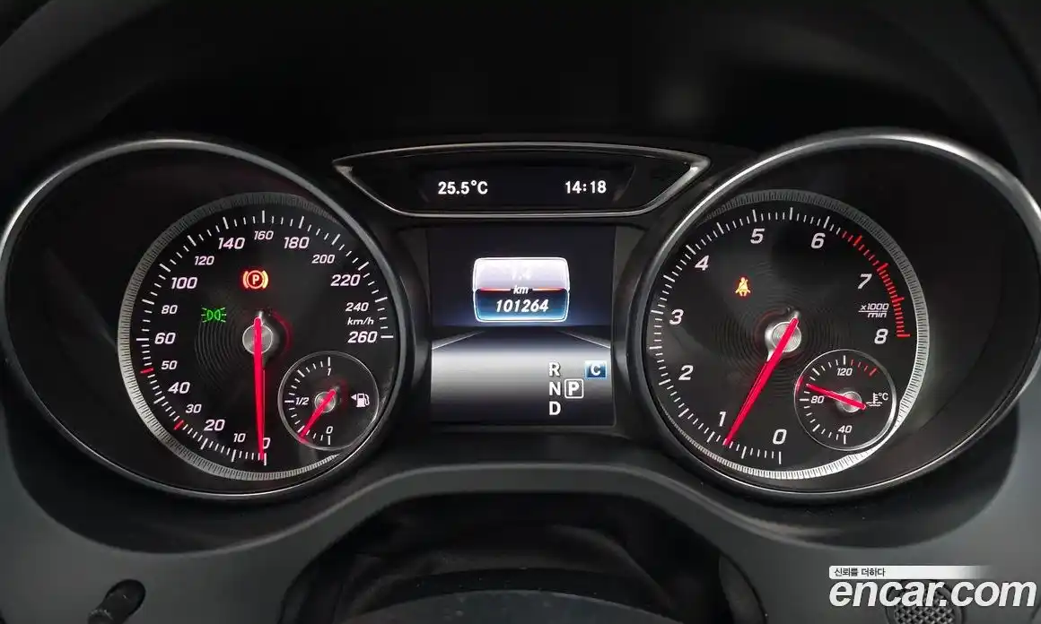 Mercedes-Benz GLA-Class 2018 2.0 гидро, фото 10 Mercedes-Benz GLA-Class 2018 2.0 гидро, фото 10