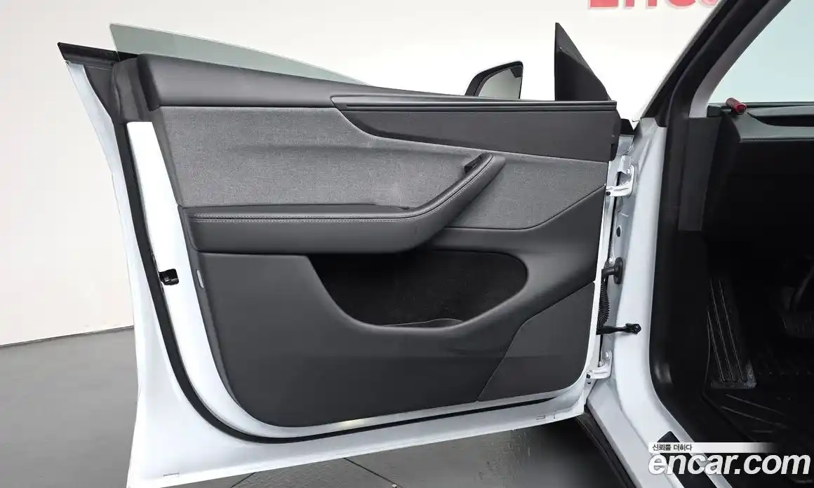 Tesla Model Y 2025 0.2 гидро, фото 13