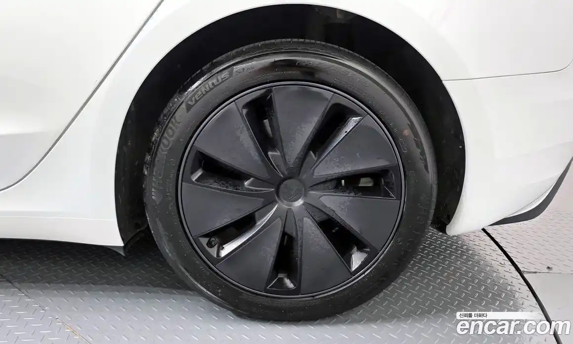 Tesla Model 3 2024 0.2 гидро, фото 6