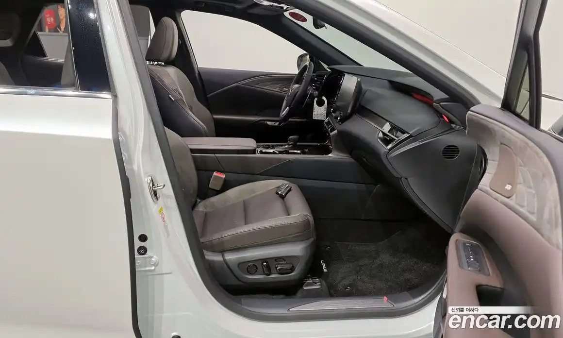 Lexus RX 2025 2.5 гидро, фото 16