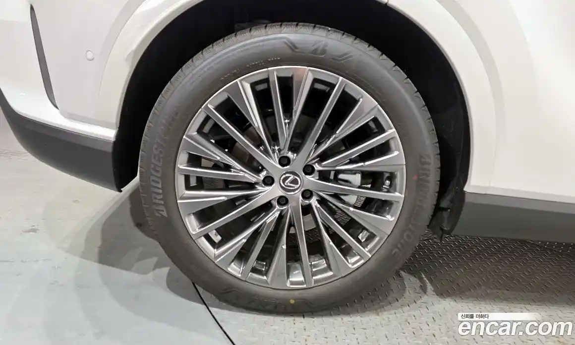 Lexus RX 2025 2.5 гидро, фото 5