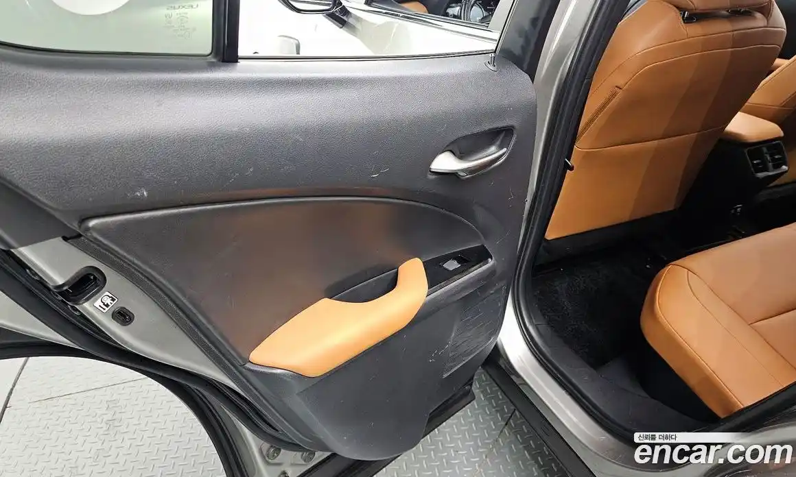 Lexus UX 2019 2.0 гидро, фото 15