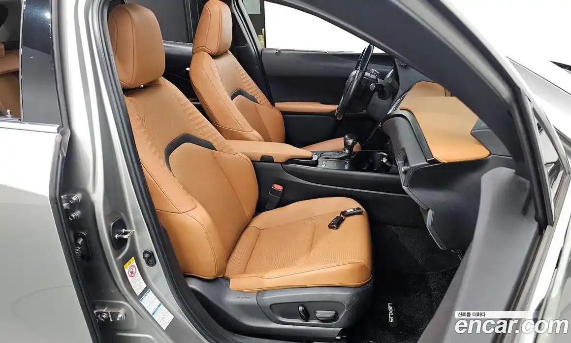 Lexus UX 2019 2.0 гидро, фото 16