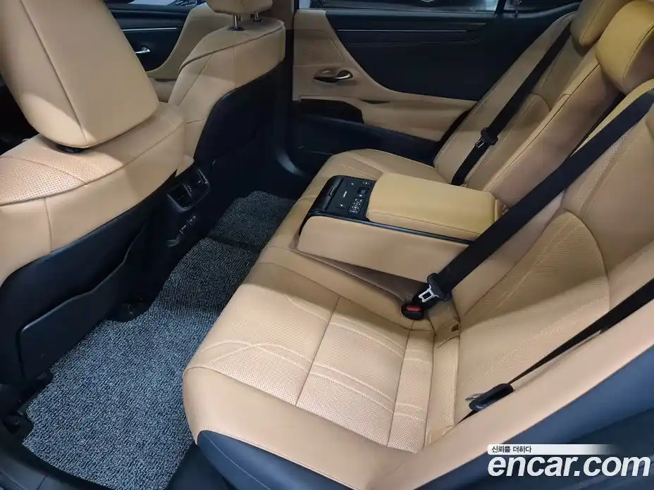 Lexus ES 2024 2.5 вариатор, фото 11