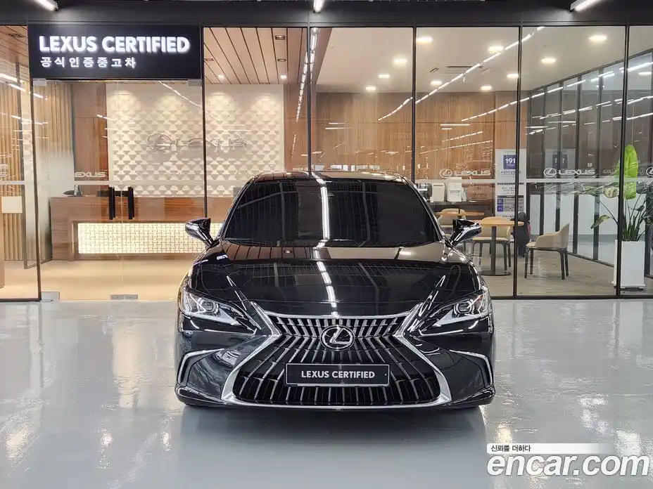 Lexus ES 2024 2.5 вариатор, фото 3
