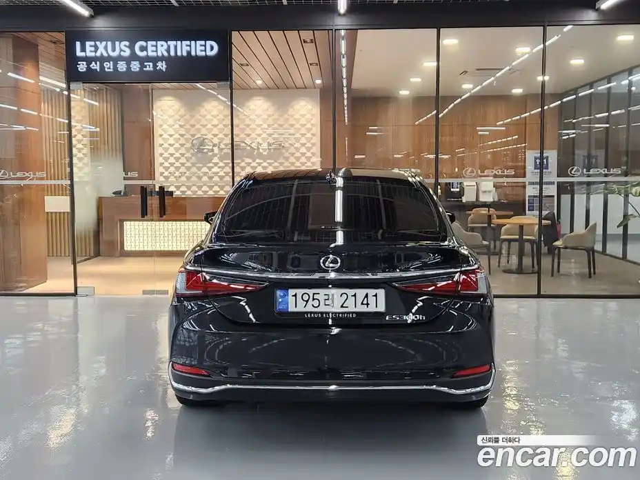 Lexus ES 2024 2.5 вариатор, фото 4