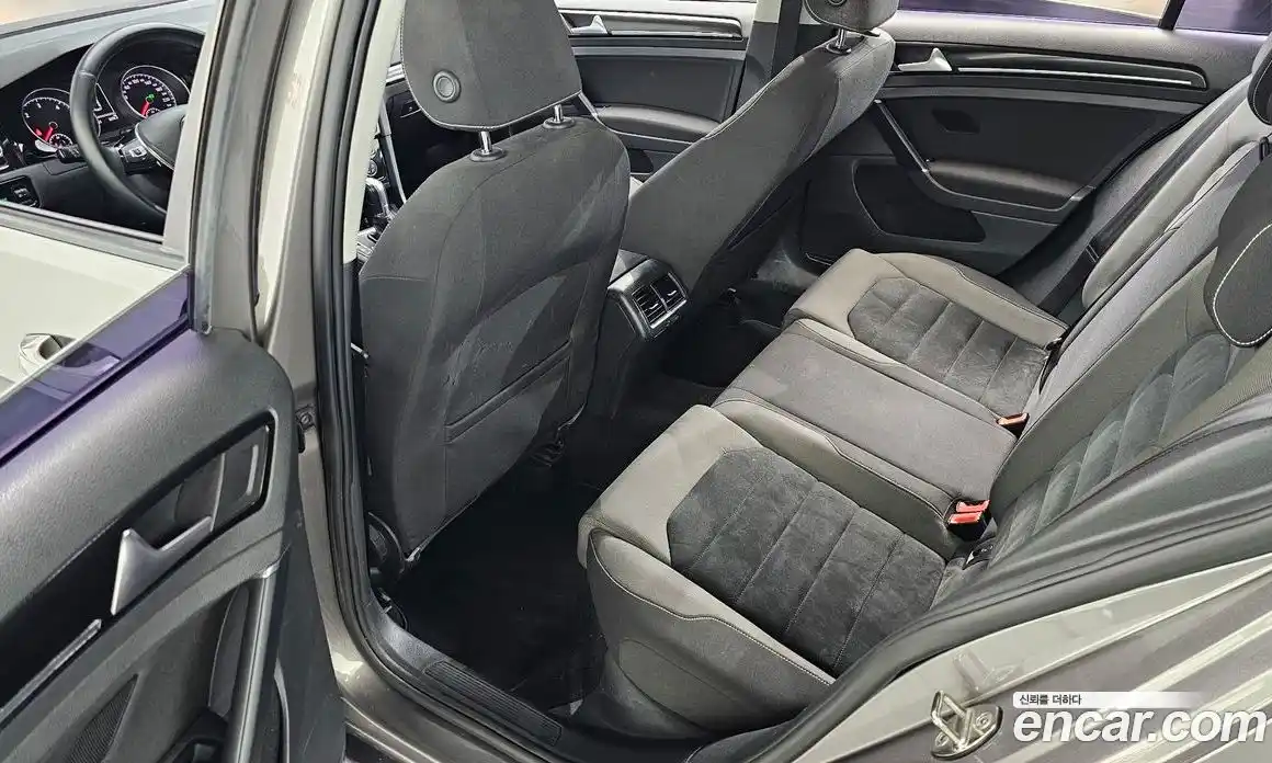 Volkswagen Golf 2013 1.6 автомат (гидро), фото 12