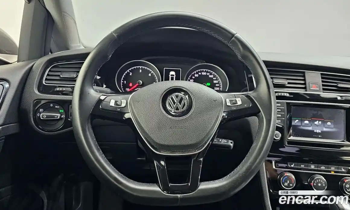 Volkswagen Golf 2013 1.6 автомат (гидро), фото 14