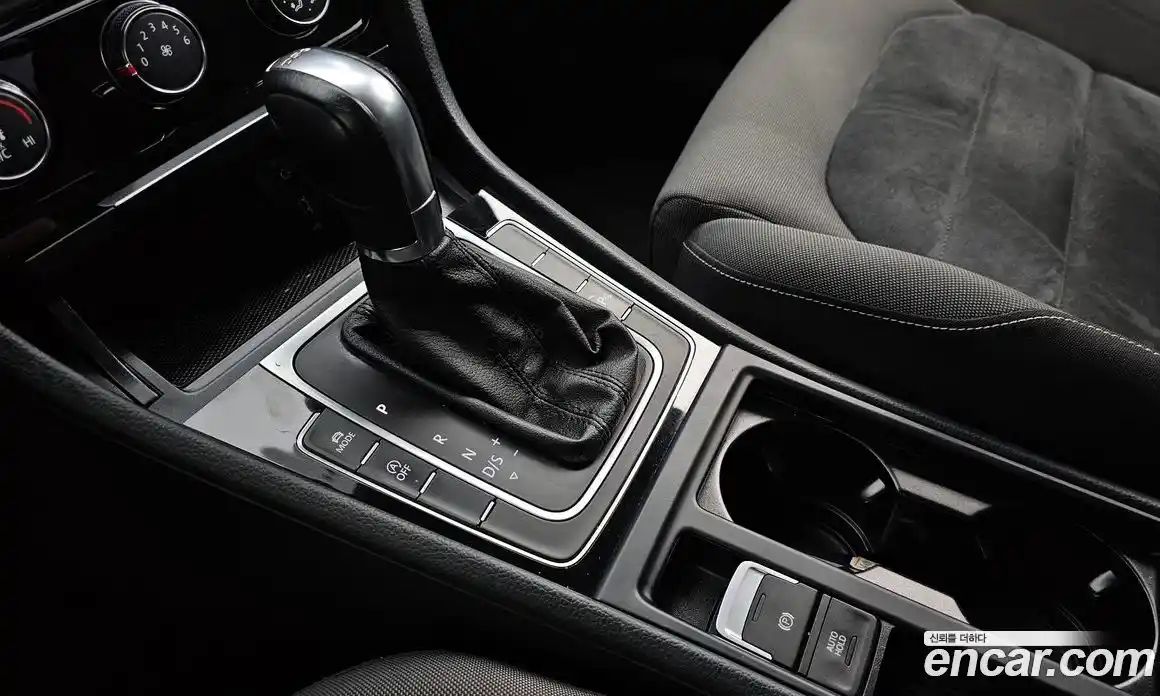Volkswagen Golf 2013 1.6 автомат (гидро), фото 9