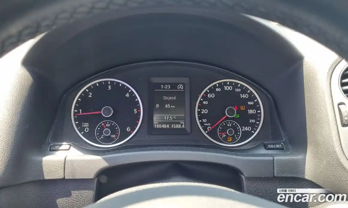 Volkswagen Tiguan 2015 2.0 автомат (гидро), фото 12