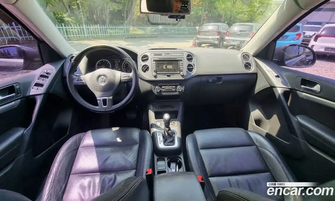 Volkswagen Tiguan 2015 2.0 автомат (гидро), фото 16