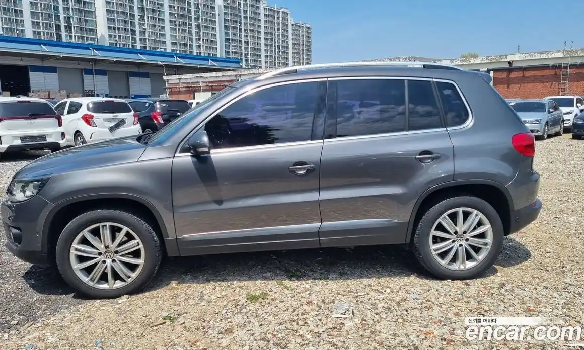 Volkswagen Tiguan 2015 2.0 автомат (гидро), фото 3