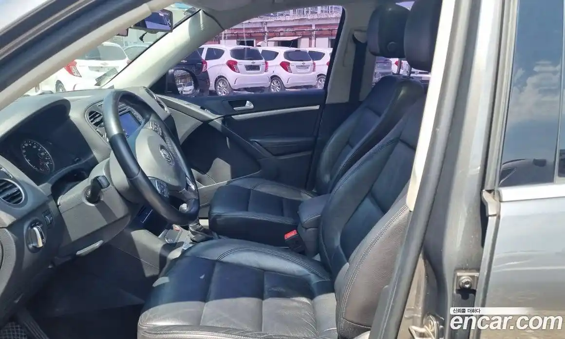 Volkswagen Tiguan 2015 2.0 автомат (гидро), фото 7