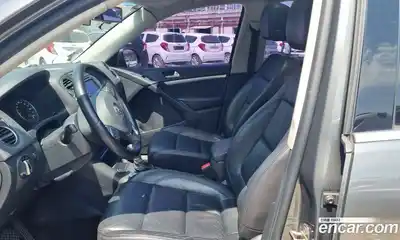 Volkswagen Tiguan 2015 2.0 автомат (гидро), миниатюра 7