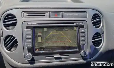 Volkswagen Tiguan 2015 2.0 автомат (гидро), миниатюра 9