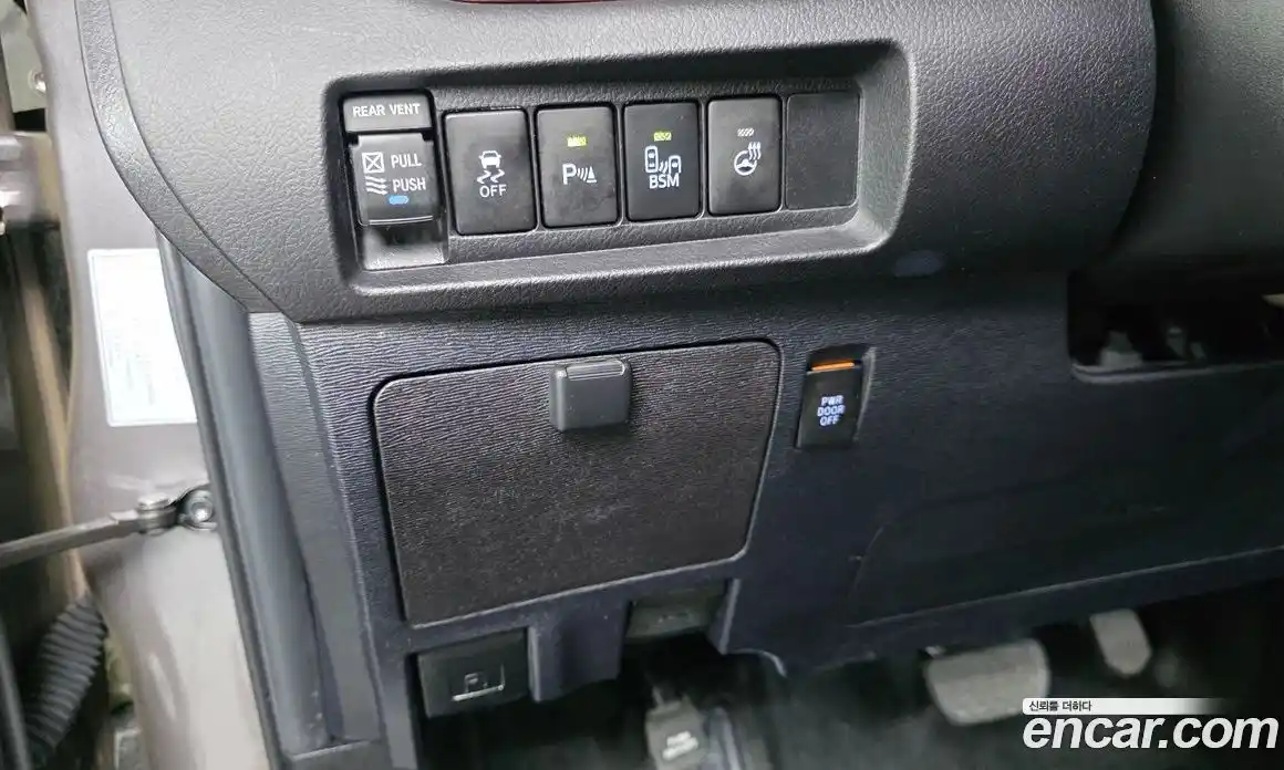 Toyota Sienna 2017 3.5 гидро, фото 13