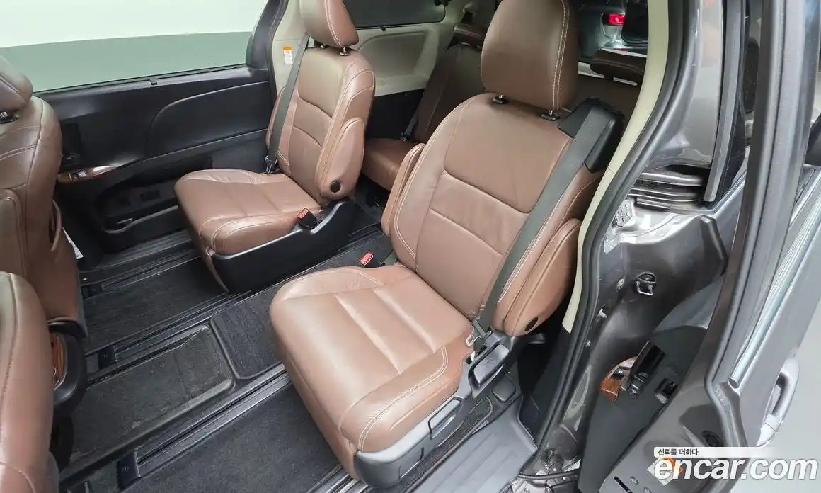 Toyota Sienna 2017 3.5 гидро, фото 17