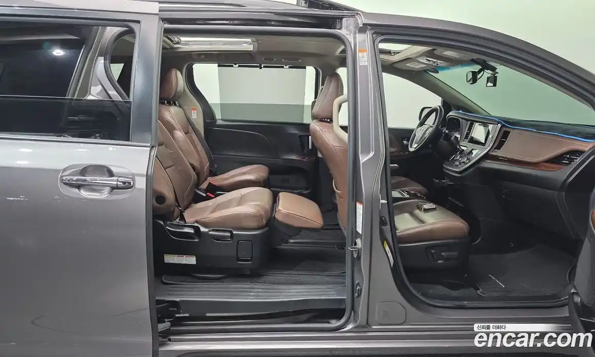 Toyota Sienna 2017 3.5 гидро, фото 18