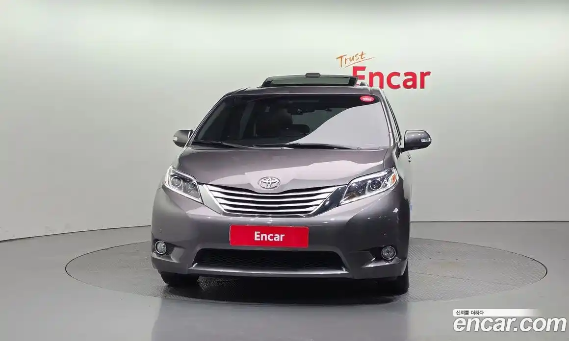 Toyota Sienna 2017 3.5 гидро, фото 3