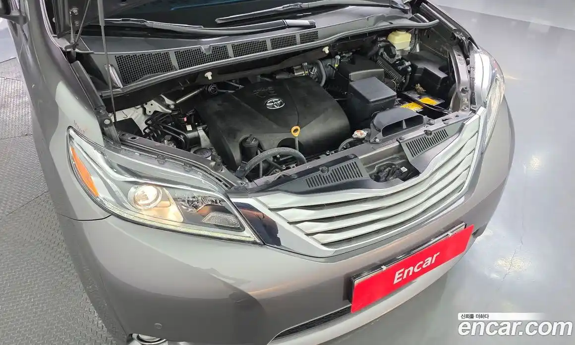 Toyota Sienna 2017 3.5 гидро, фото 6