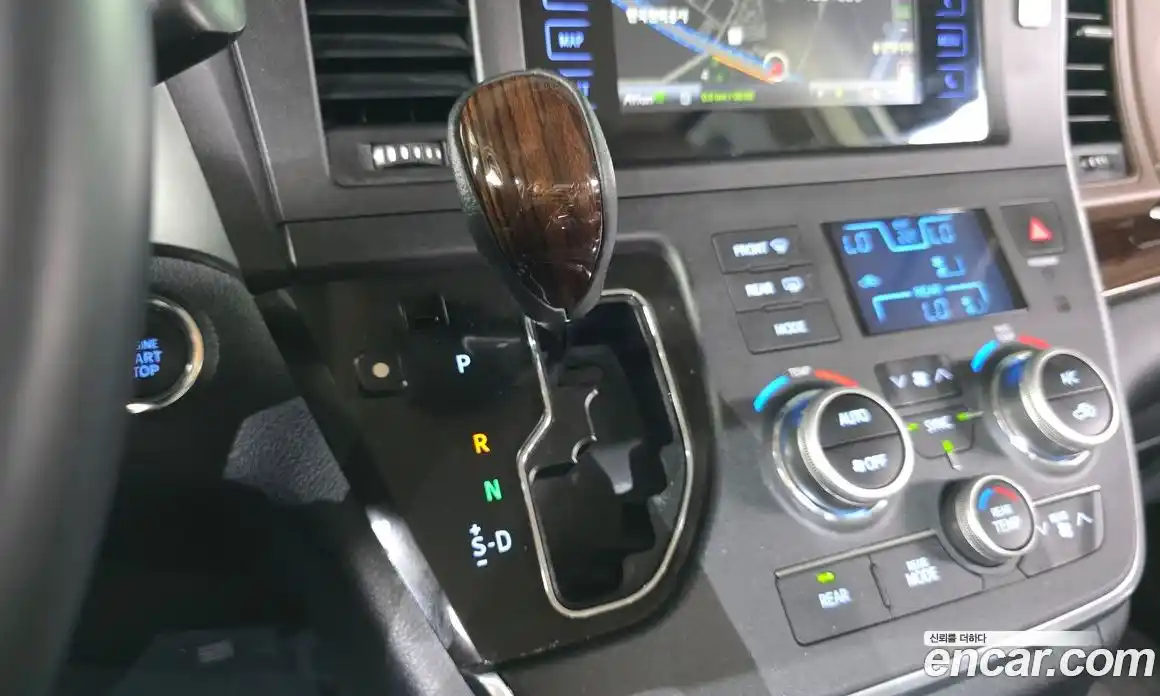 Toyota Sienna 2017 3.5 гидро, фото 9