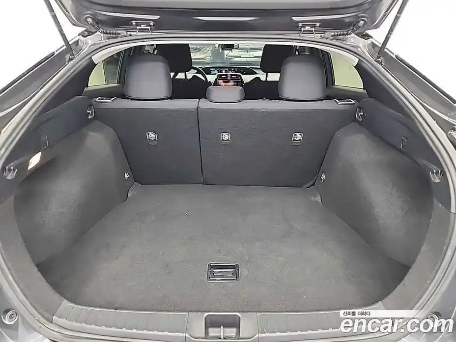 Toyota Prius 2018 1.8 гидро, фото 18