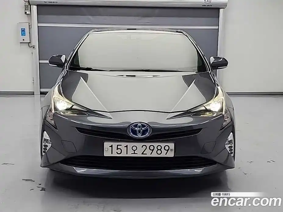 Toyota Prius 2018 1.8 гидро, фото 2